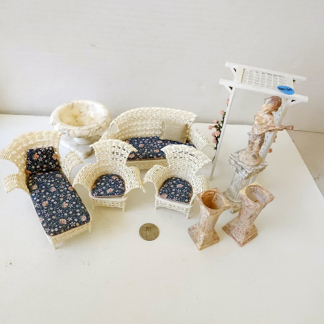 Miniature Dollhouse White Wicker Patio Furniture (1 of 6)