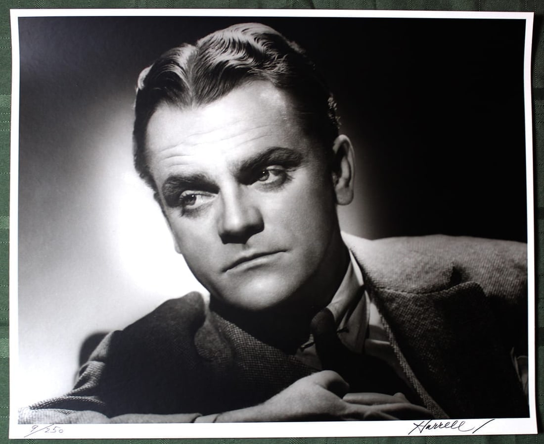 James Cagney By George Hurrell - 16x20 Signed US Photo: James Cagney By George Hurrell - 16x20 Signed US Photo, Please refer to the attached photos to determine the condition of this original vintage item. Note: LB means Linen Backed. Ready for you to fram
