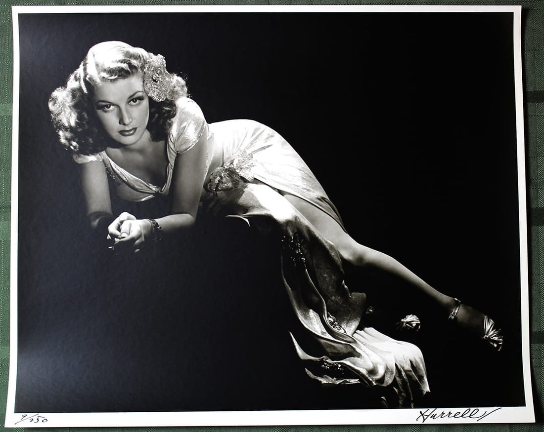 Ann Sheridan By George Hurrell - 16x20 Signed US Photo: Ann Sheridan By George Hurrell - 16x20 Signed US Photo, Please refer to the attached photos to determine the condition of this original vintage item. Note: LB means Linen Backed. Ready for you to fram