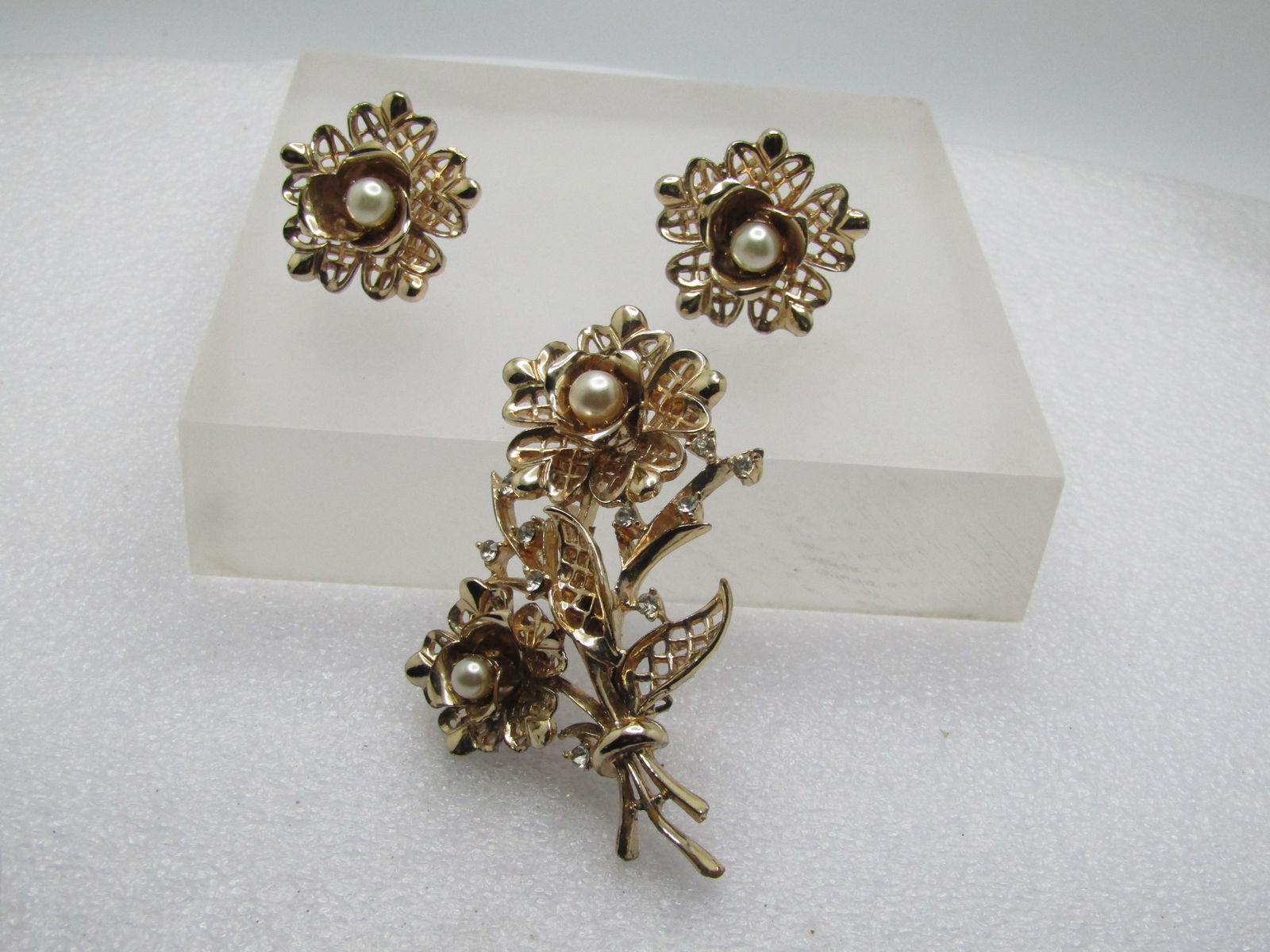 Vintage Floral Brooch & Earrings Set, Signed Coro, With Faux Pearls/Rhinestones, Mid-Century: Vintage Floral Brooch & Earrings Set, Signed Coro, With Faux Pearls/Rhinestones, Mid-Century. Very clean set with raised blossoms with a center 5.5mm or 4.5mm in the center of the blossoms and filigre