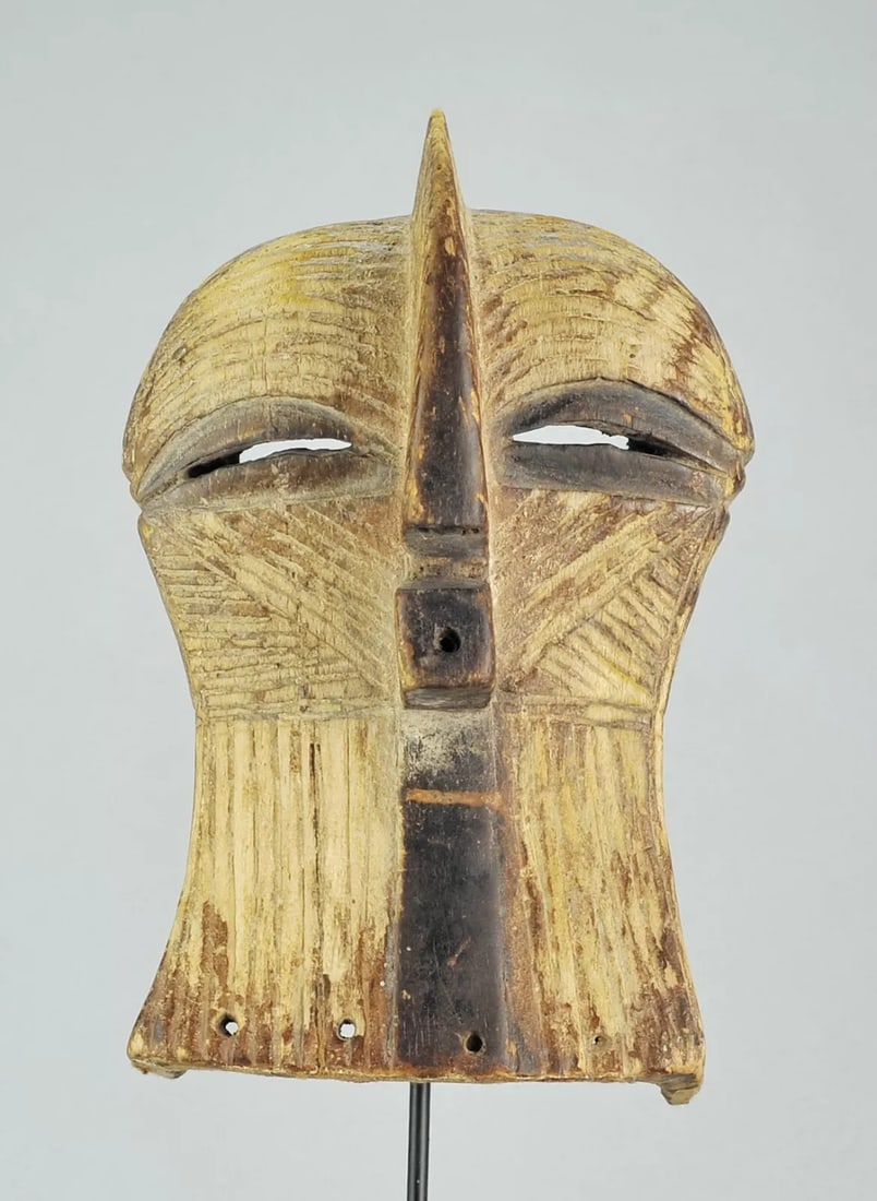 Nice LUBA Kifwebe Wood Mask Congo DRC Baluba African Tribal Art Songye 0980: CONGO DRC CUTE LITTLE BALUBA KIFWEBE MASK With their streaks that characterize them, the Kifwebe masks of the Luba and Songye have many similarities, so it is quite difficult to differentiate them wit