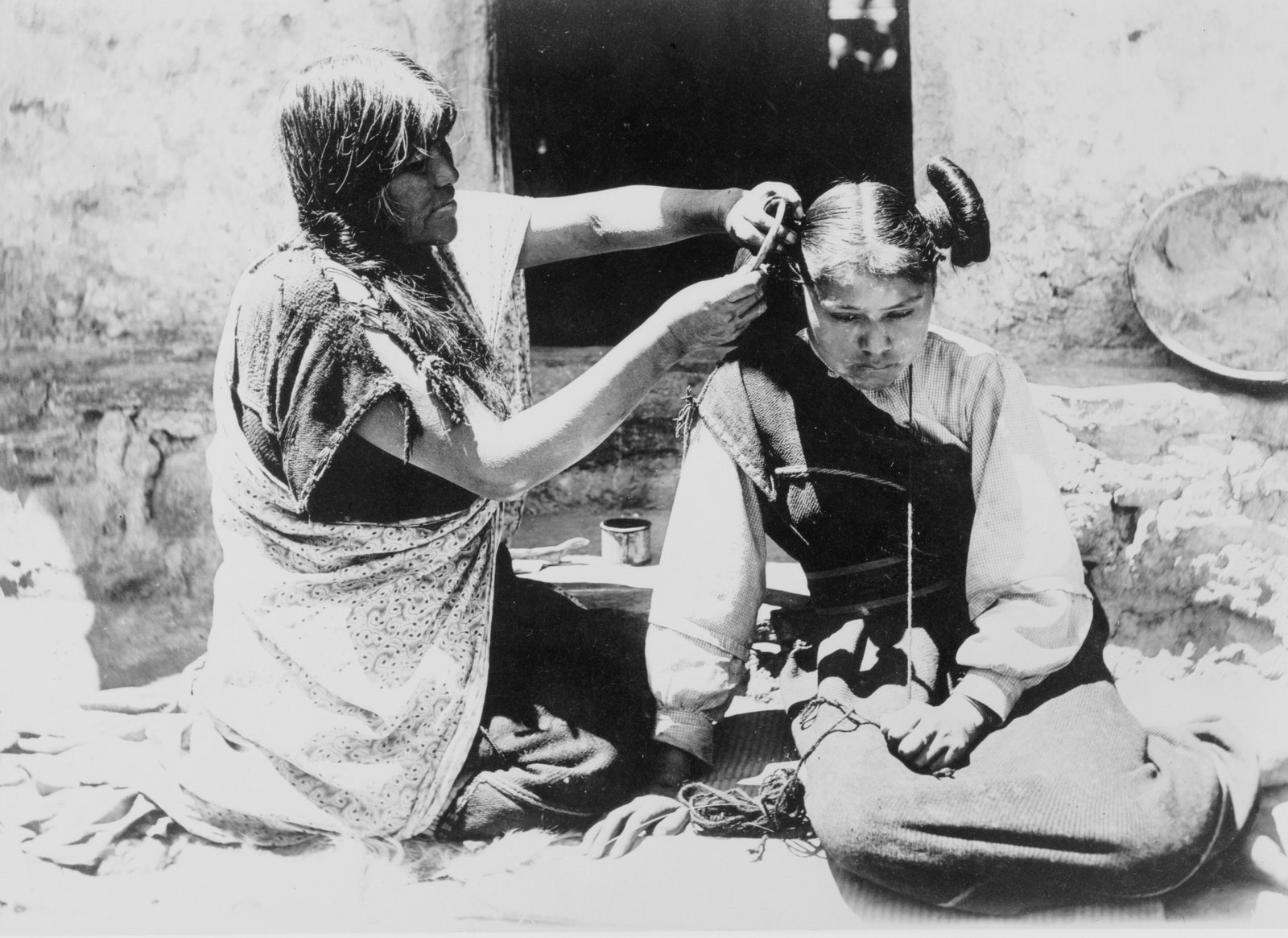 HOPI HAIR DRESSER-1909 FRED HARVEY: Title: HOPI HAIR DRESSER-1909 FRED HARVEY Artist/Source: FRED HARVEY Medium: DYE BASED PHOTOLITHOGRAPH Dimensions: 8X10 Original Date: UNKNOWN Description: || UNITED STATES SHIPPING ONLY!|| This lot i