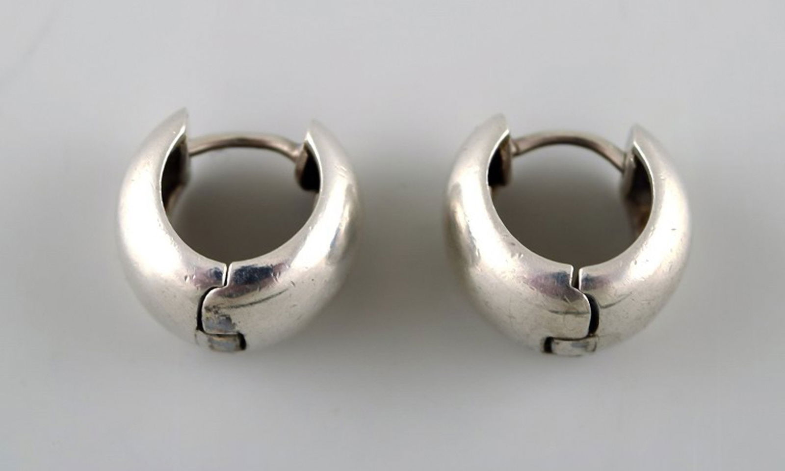 A pair of Scandinavian modernist silver earrings. 1960. (1 of 5)