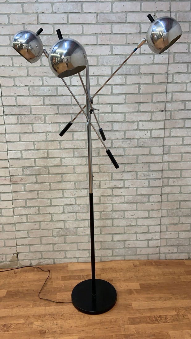 Mid Century Modern Robert Sonneman Triennale Orbiter Eyeball Adjustable Floor Lamp: Vintage Mid Century Modern Robert Sonneman 3-Arm Triennale Orbiter Eyeball Adjustable Floor Lamp Vintage mid century modern Triennale floor lamp designed by Robert Sonneman, circa 1970's. This versati