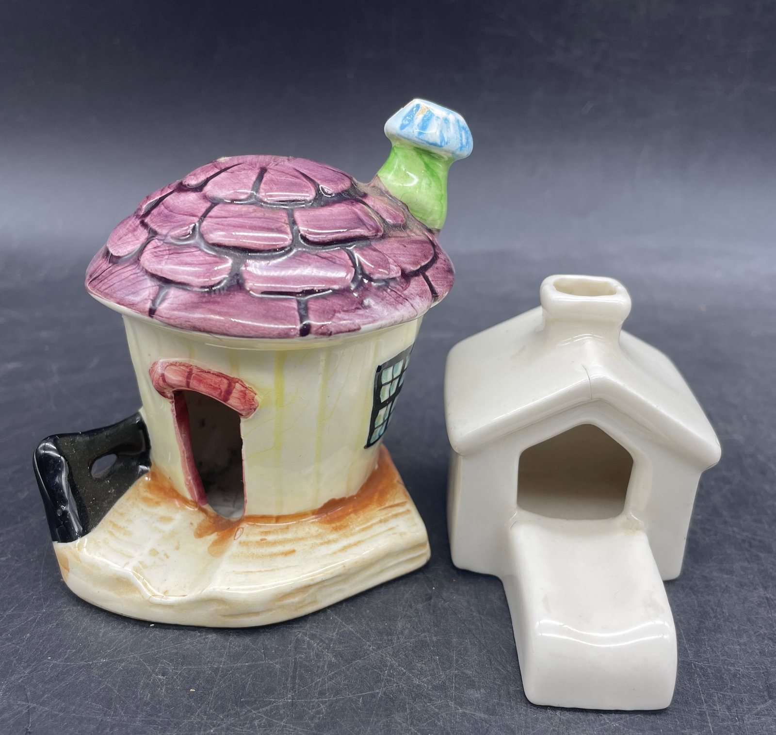 Vintage Pair of Smoker Ashtray's: Title: Vintage Pair of Smoker Ashtray's Date/Period: approx 1950's Dimension: each approx 3" Material: ceramic Additional Information: Vintage Pair of Smoker Ashtray's likely made in Japan Shipping: D