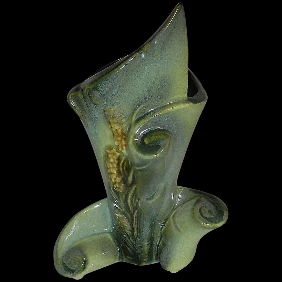 Vintage Hull Parchment and Pine Vase (1 of 7)