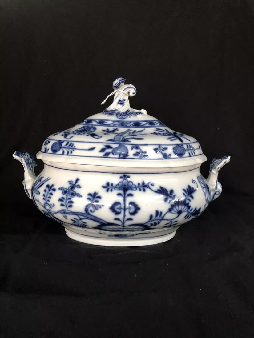 Meissen Porcelain Blue Onion Soup Tureen (1 of 10)