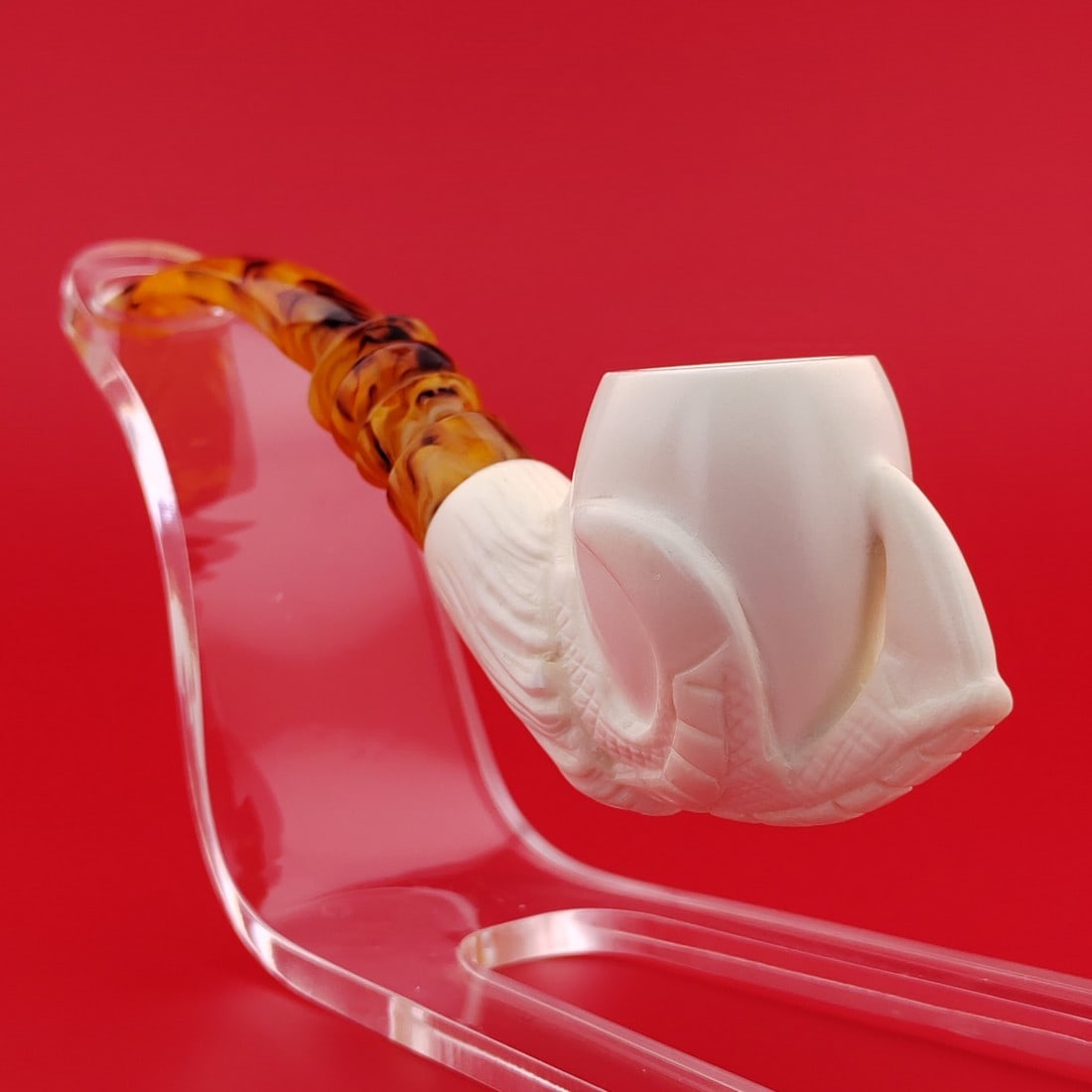 Eagle Claw Meerschaum Pipe: Title: Eagle Claw Meerschaum Pipe Materials: Meerschaum Dimension: 5.5 inch (14cm) Additional Information: Eagle Claw,Hand carved Meerschaum Pipe. Made in Turkey,Eskisehir by Meerschaum Carve Master.B
