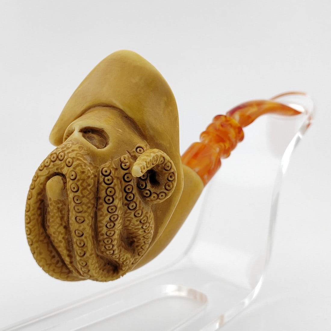 Davy Jones Meerschaum Pipe: Title: Davy Jones Meerschaum Pipe Materials: Meerschaum Dimension: 5.9 inch (15cm) Additional Information: Davy Jones,Hand carved Meerschaum Pipe. Made in Turkey,Eskisehir by Meerschaum Carve Master.B