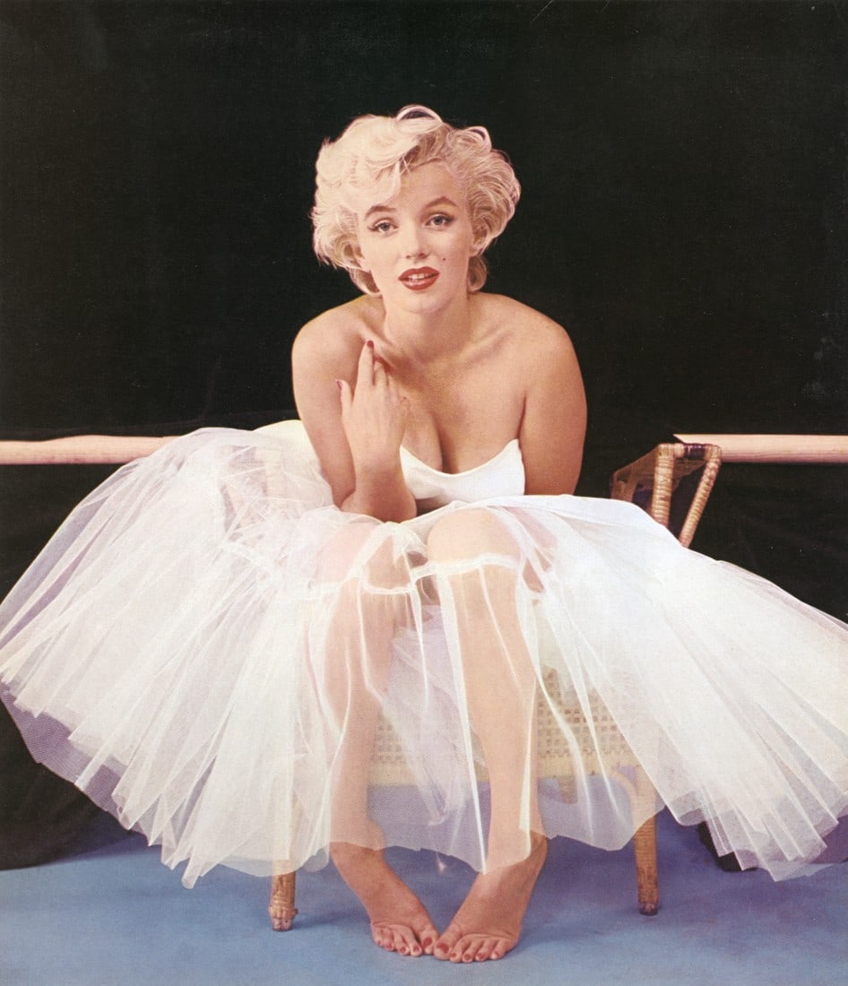 MILTON H. GREENE - Marilyn Monroe, New York, 1956: Artist: Milton H. Greene Title: Marilyn Monroe, New York, 1956 Medium: Photo Litho, 1973, USA Dimensions: 8.95x10.4" Description: Heat Wax Mounted on 11x14" Conservation Board Artist Bio: Milton Green