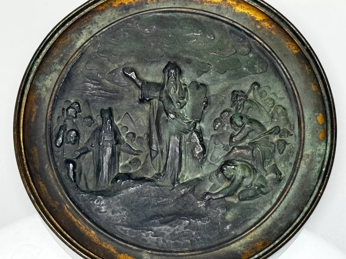 19th Century Round Bronze Wall Plaque Religious Biblical Moses Ten Commandment: 19th Century Round Bronze Wall Plaque Religious Biblical Moses Ten Commandments 1 Small Religious Antique 19th Century Bronze Plaque Biblical Moses Ten Commandments. Subject religious icon Moses holdi