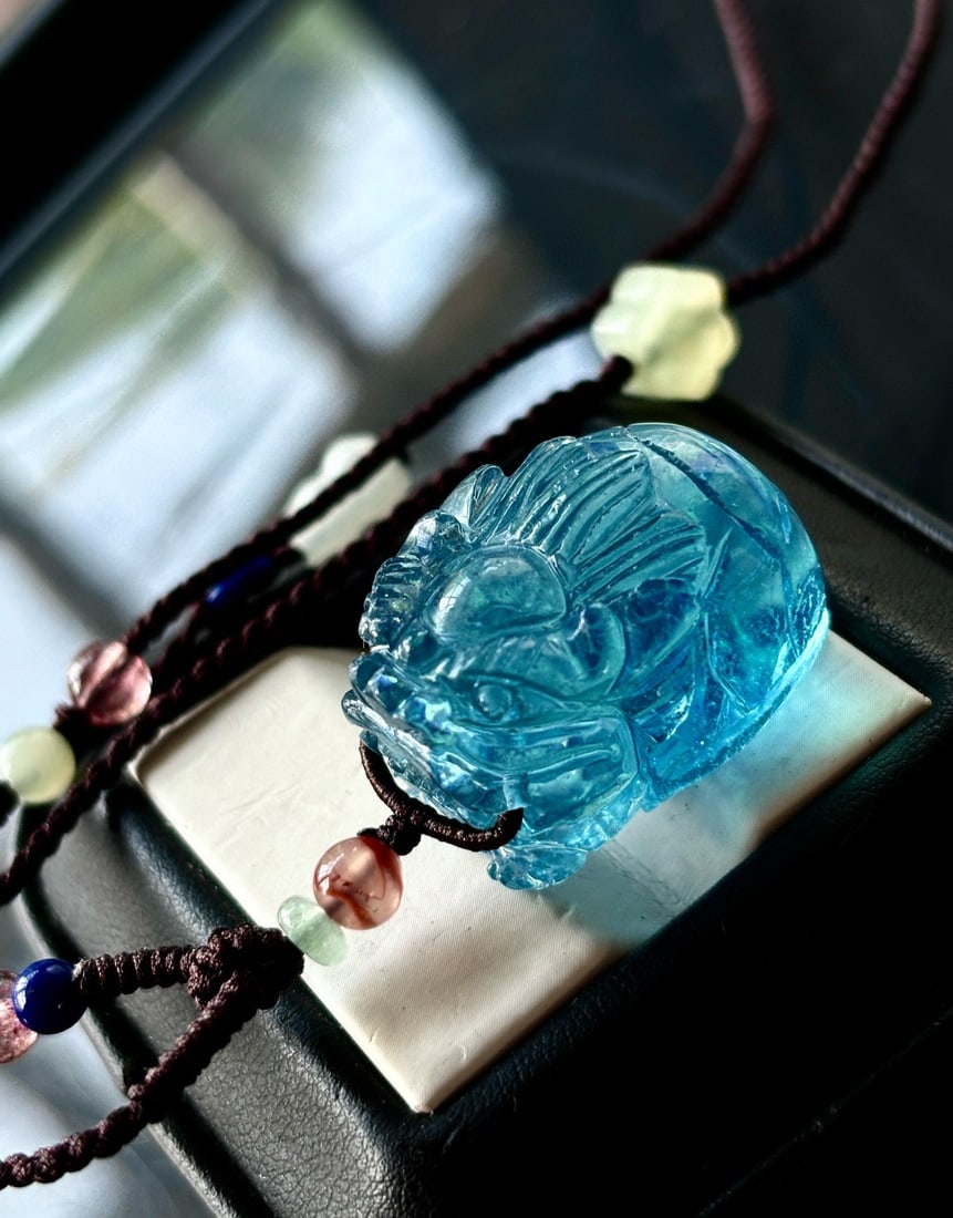 Beautiful Natural Aquamarine Dragon turtle Pendant: Title: Beautiful Natural Aquamarine Dragon turtle Pendant Date/Period: --- Origin: --- Dimension: 29x21x17(mm) 1.14x0.83x0.67(inches) Weight 0.04 lbs/20g Materials: Aquamarine Reserve: $238.00 Shippin