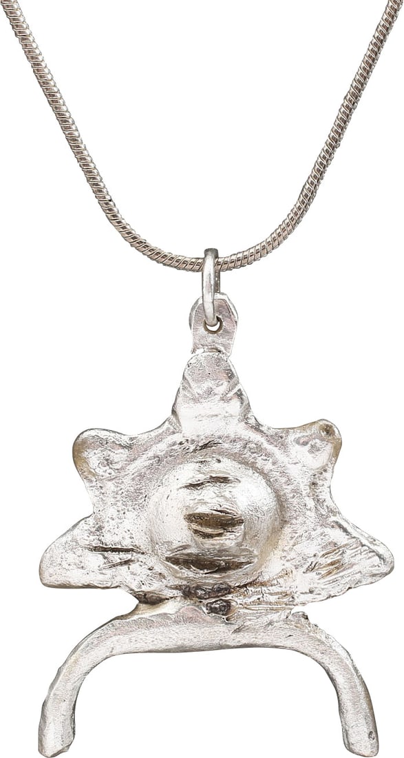 FINE VIKING LUNAR PENDANT NECKLACE, 9TH-10TH CENTURY AD (1 of 4)