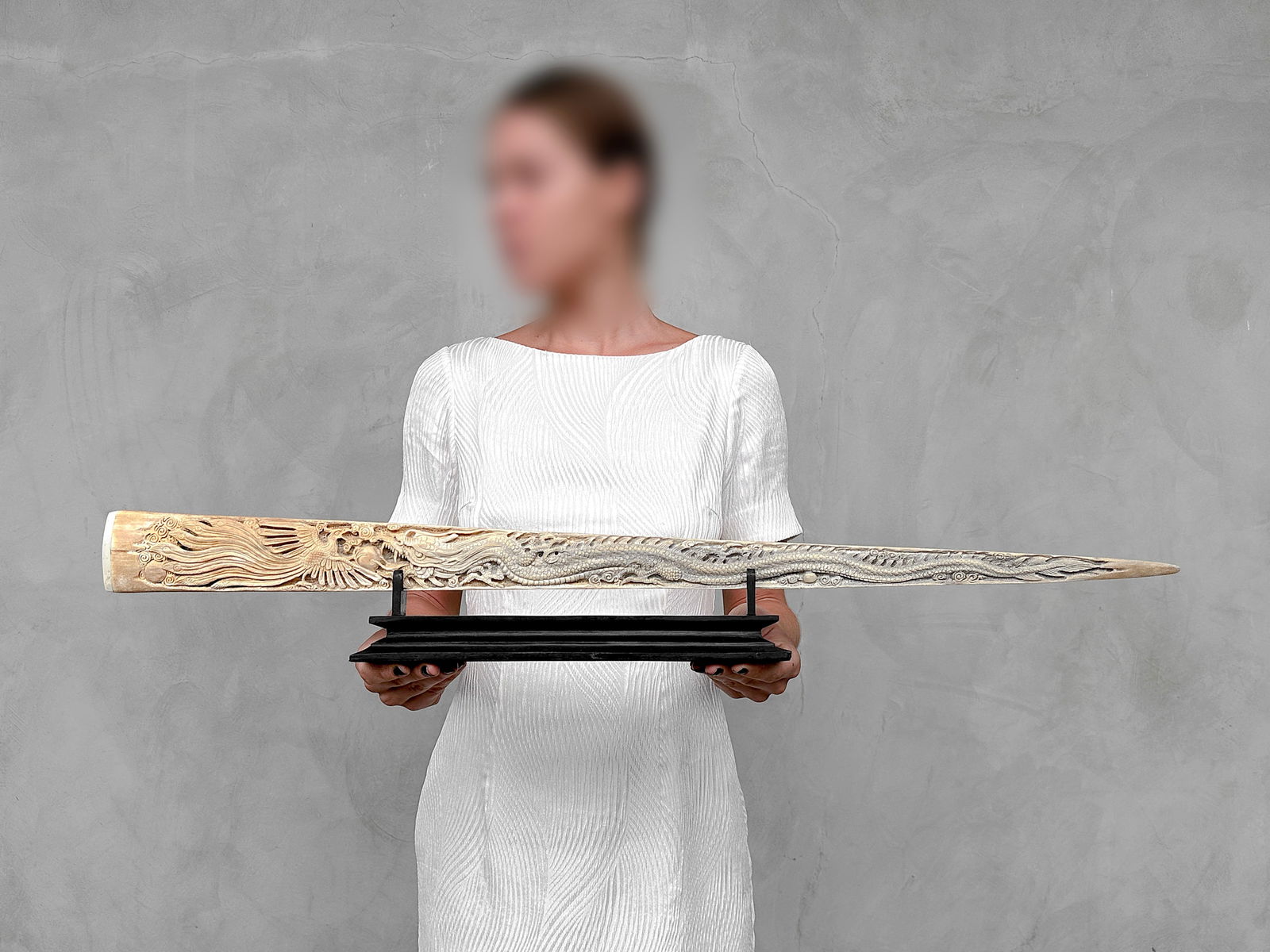 Large engraved swordfish rostrum - Dragon Phoenix motif: Title: Large engraved swordfish rostrum - Dragon Phoenix motif Maker: Unknown Origin:Indonesia Date/Period:2024 Materials:Xiphias Gladius, Bone, Wood Dimensions:Length: 86 cm / 33.8 inches Description