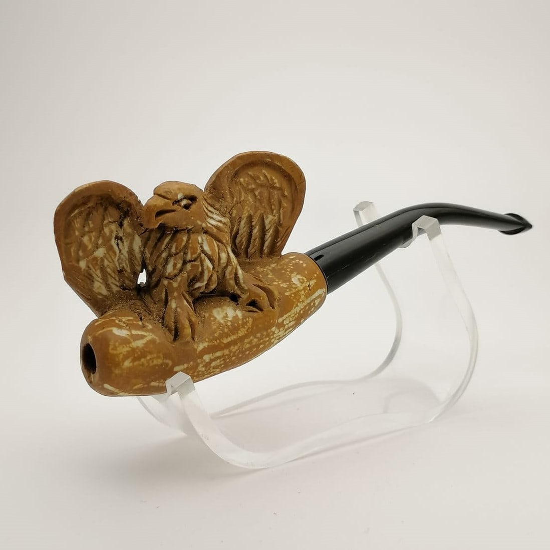 Eagle,Hand carved Meerschaum Cigarette Holder.: Title: Eagle,Hand carved Meerschaum Cigarette Holder. Materials: Meerschaum Dimension: 5.7 inch (14.5cm) Additional Information: Eagle,Hand carved Meerschaum Cigarette Holder. Made in Turkey,Eskisehir