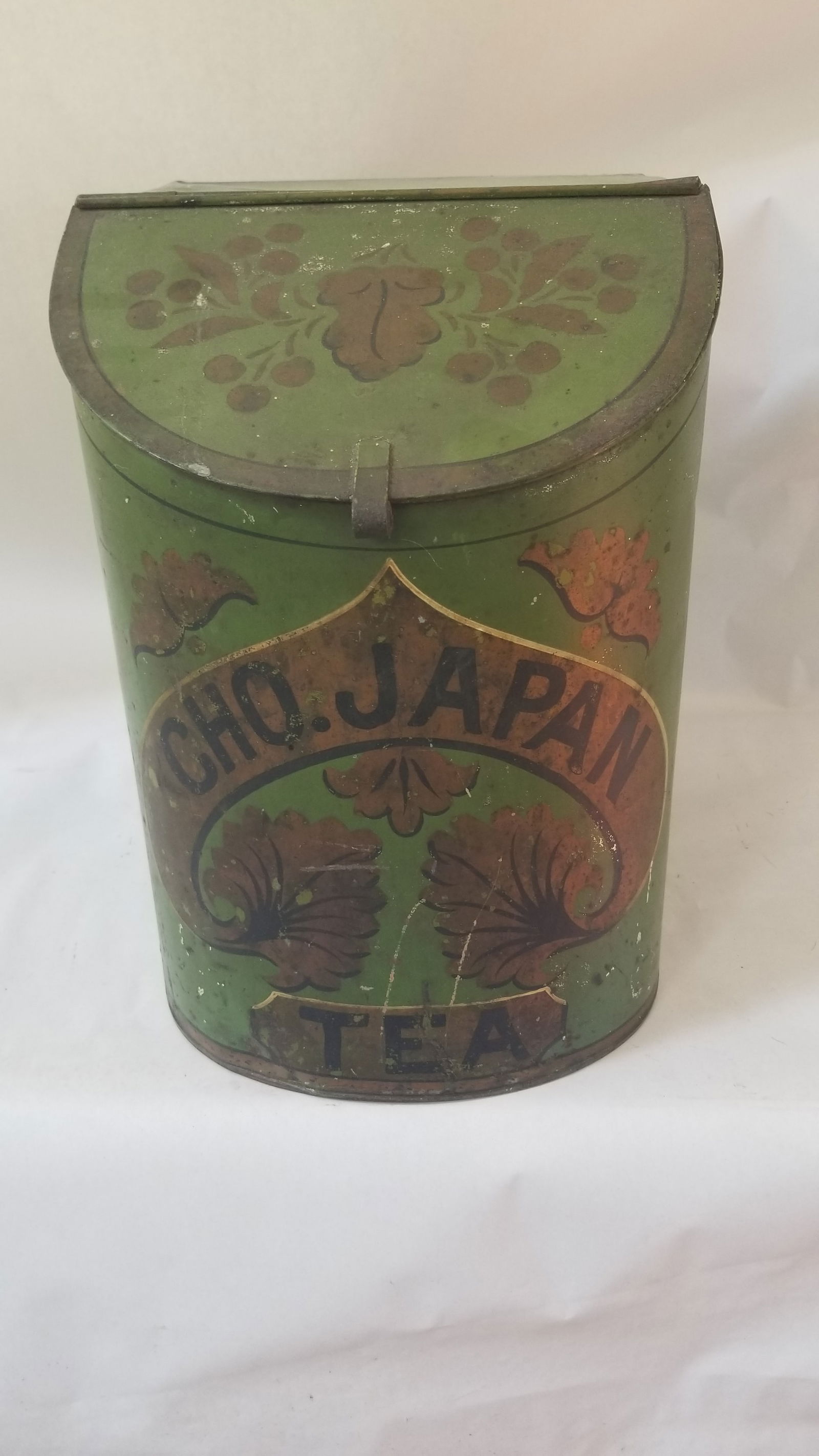 Tin tea canister for a store (1 of 3)