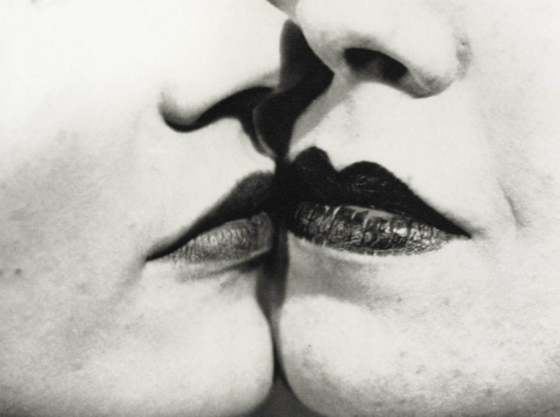 MAN RAY - Le Baiser, 1935 (1 of 1)