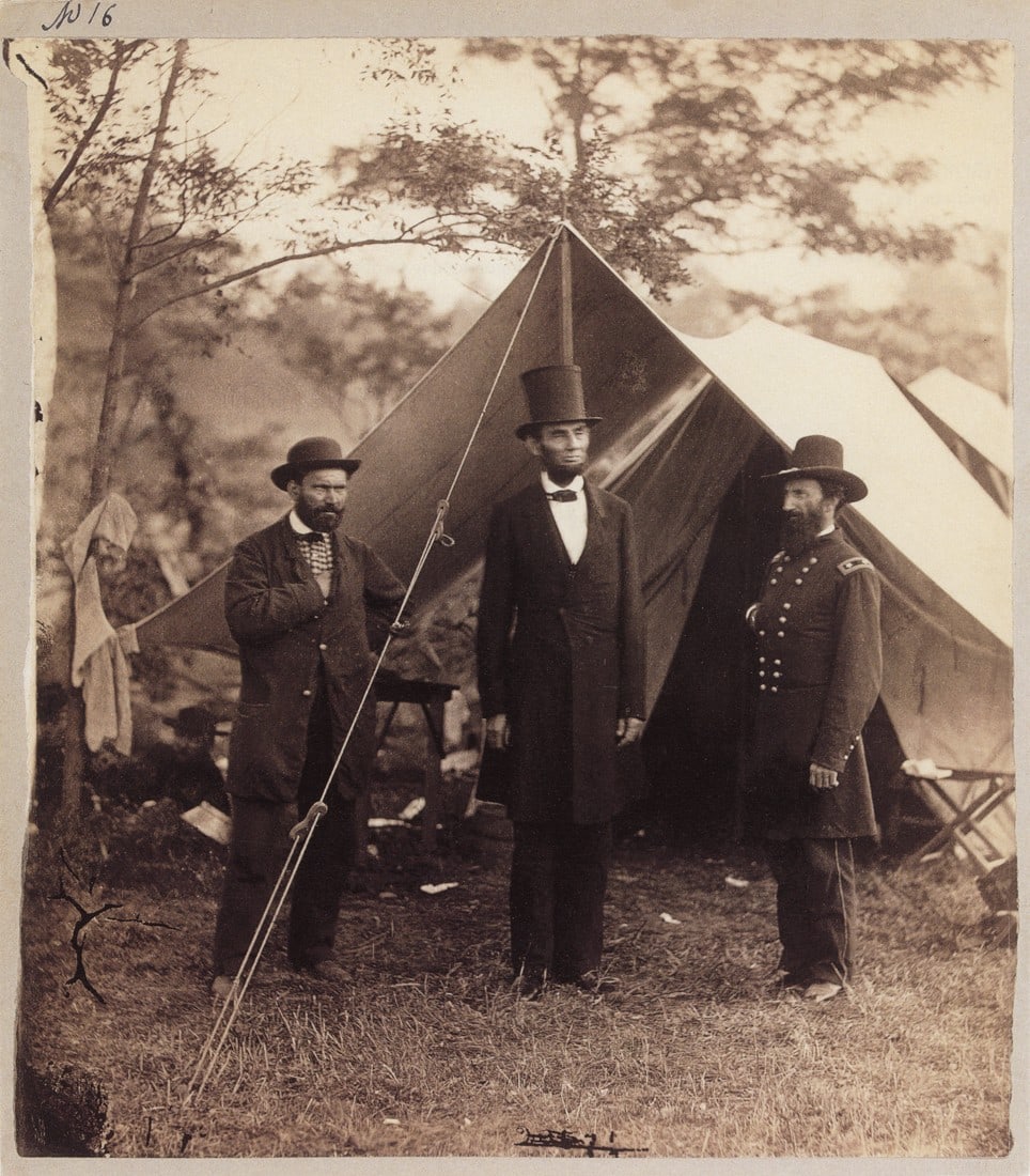 ALEXANDER GARDNER - Lincoln, on the battlefield 1862: Artist: Alexander Gardner Title: Lincoln, on the battlefield of Antietam, Maryland, 1862 Medium: Photo Litho, 1999, Singapore Dimensions: 7.1x8.05" Descrition: Heat Wax Mounted on 8.5x11" Conservation