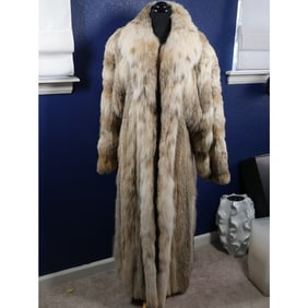 Gorgeous Designer Bill Blass Canadian Lynx 53" Fur Coat Jacket