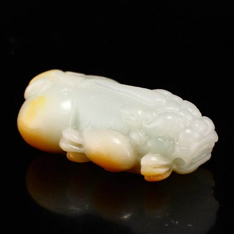 Chinese Hetian Jade Carved Pixiu Pendant: Title: Chinese Hetian Jade Carved Pixiu Pendant Date/Period: After2023 Origin: Chinese Dimension: 78x45x27(mm) 3.07x1.77x1.06(inches) Weight 0.30 lbs/138g Materials: Hetian Jade Reserve: $199.00 Shipp