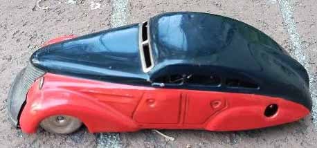 Schuco "Patent 1010" (made in Germany only 3 years, between 1938 and 1941), c8, boxed, with: Schuco "Patent 1010" (made in Germany only 3 years, between 1938 and 1941), c8, boxed, with instructions, the car has a clever transverse wheel that makes it turn when it reaches the edge of the table