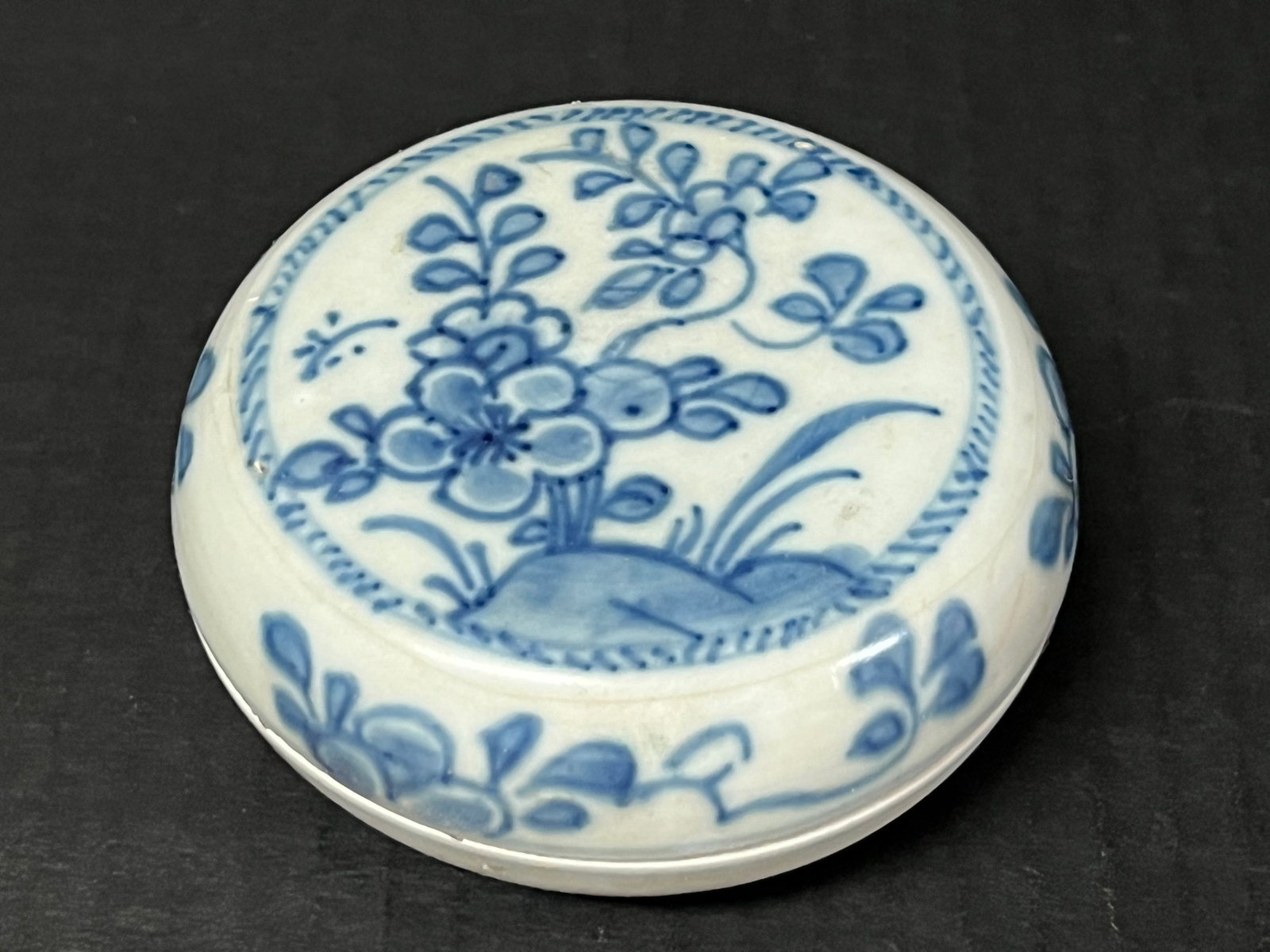 Chinese Art Blue and White Porcelain Pill Box: Title: Chinese Art Blue and White Porcelain Pill Box Date/Period: Late 20th Century Dimension: 2" h x 4" w Material: Porcelain Additional Information: Chinese Art Blue and White Porcelain Pill Box Res