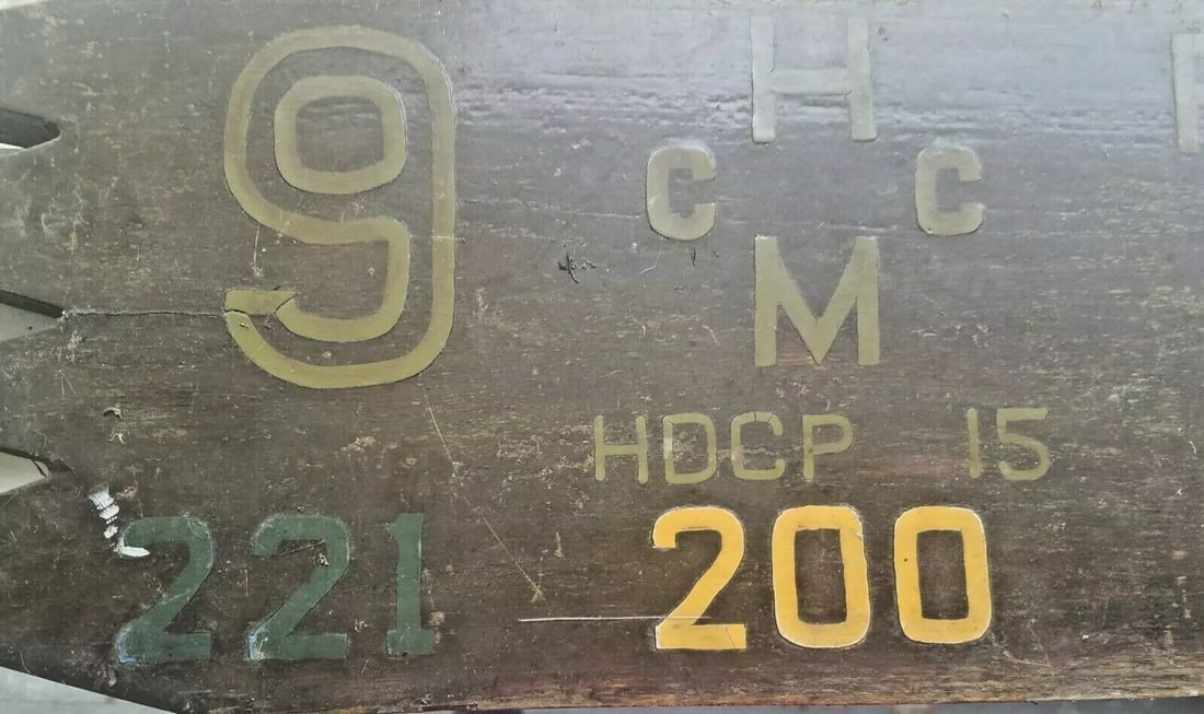 Antique golf sign 9th hole par three mahogany Hope meadow Country Club (1 of 4)