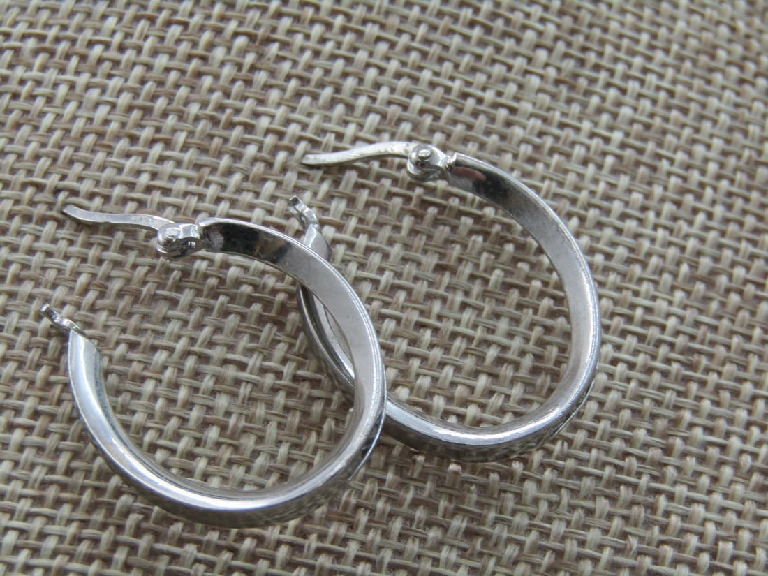 Vintage Stering CZ Hoop Earrings, Pierced. 1" (1 of 6)