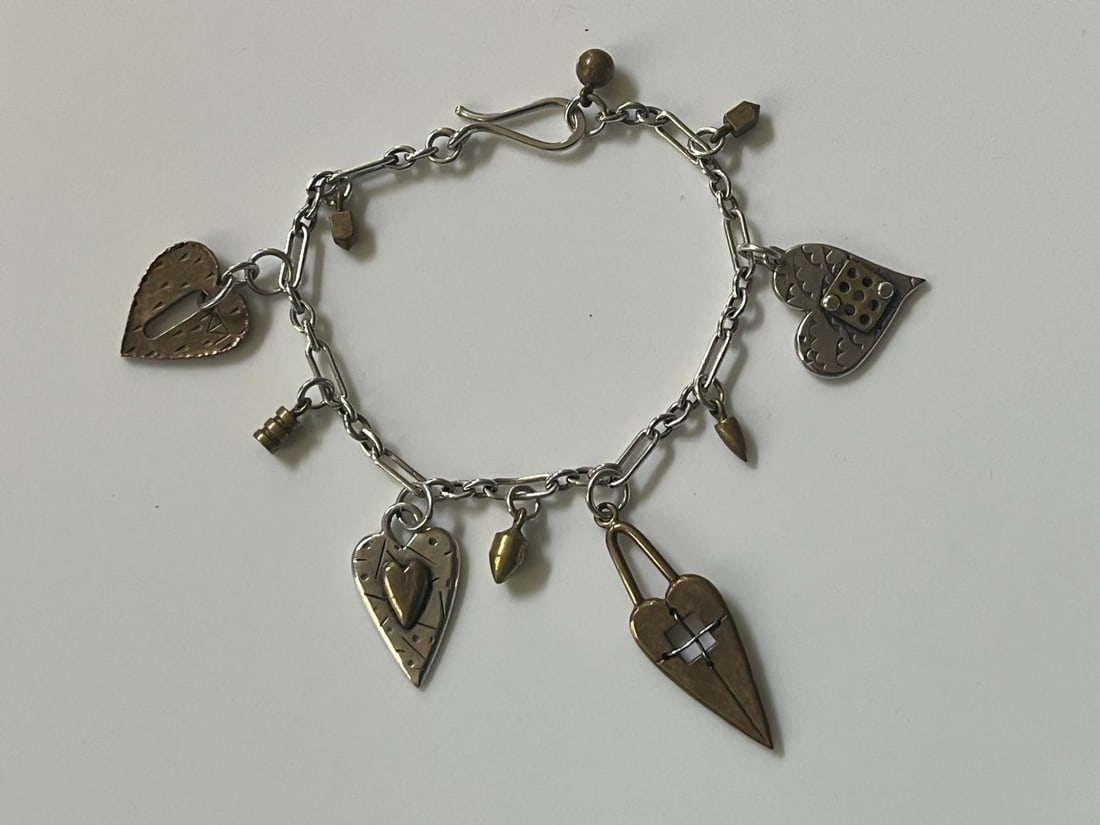 Estate Thomas Mann Sterling Silver and Bronze Mixed Metal Techno Steam Punk Heart Bracelet: Title: Estate Thomas Mann Sterling Silver and Bronze Mixed Metal Techno Steam Punk Heart Bracelet Description: Estate Thomas Mann Sterling Silver and Bronze Mixed Metal Techno Steam Punk Heart Bracele
