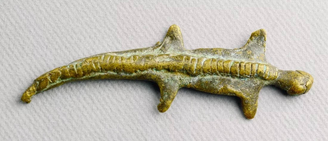 African Art Cute African Bronze figurine salamander lizard brass figure (1 of 1)