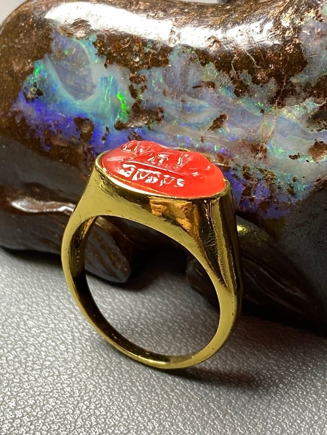 18k gold plated red seal carved lion signet ring: DescriptionTitle: 18k gold plated red seal carved lion signet ringDescription: 18k gold plated red seal carved lion signet ring. Perfect for making a bold fashion statement, this ring is ideal for bot