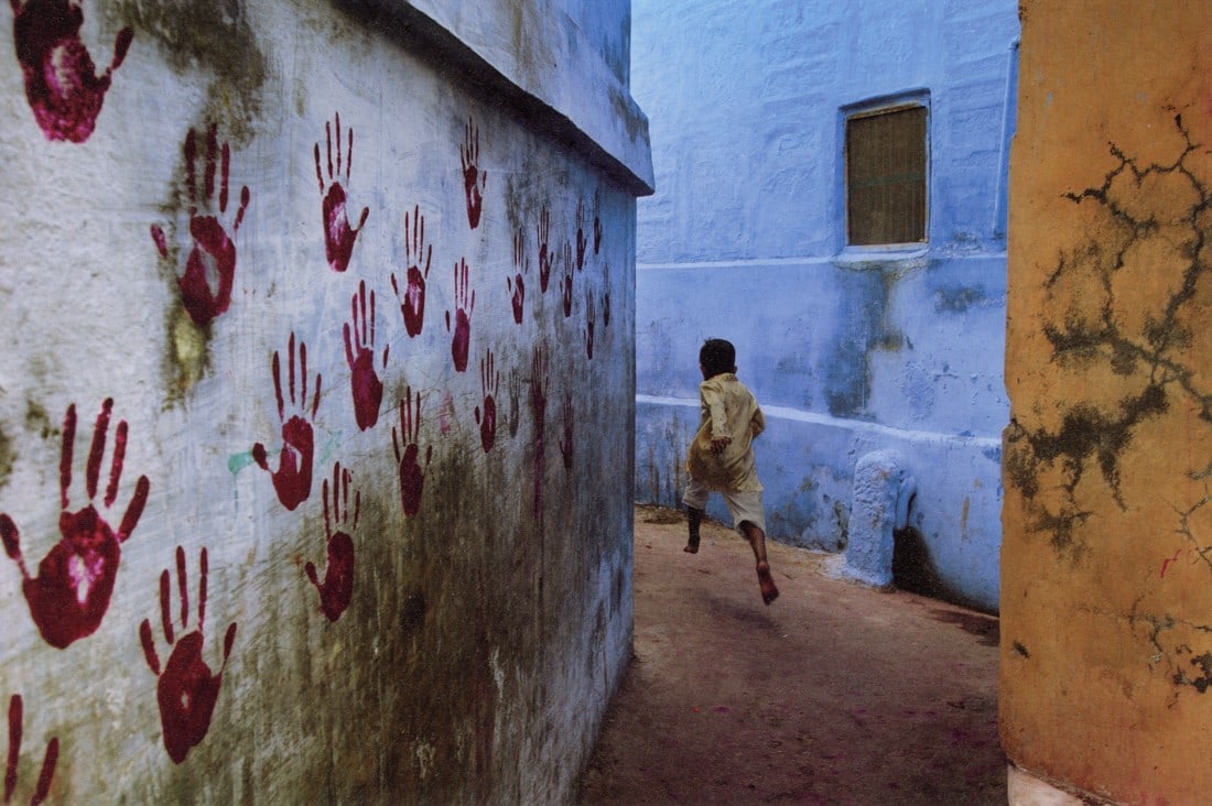 STEVE MCCURRY - Jodhpur, India: Artist: Steve McCurry Title: Jodhpur, India Medium/Date: Photo Ltiho, 2012, Italy Dimensions: 8.9x5.95" Descripition: Heat Wax Mounted on 8.5x11" Conservation Board Artist Bio: Steve McCurry is an Ame