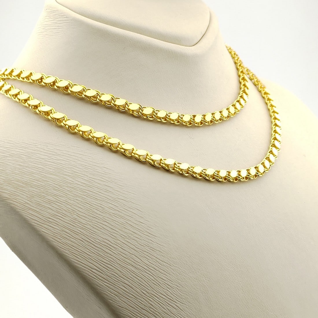925 Silver Ladies Necklace: Title: 925 Silver Ladies Necklace Description: 925 Silver Ladies Necklace Condition:New Weight:25g Size:27.5 in(70cm) Link Width:0.17 inch (4.5mm) With Gift Box Express Shipping.Carrier:DHL Express Co