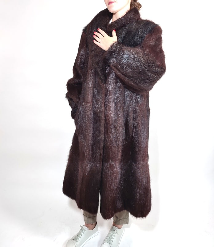 BROWN LONG HAIR BEAVER FUR COAT EU: XXL; US: 24 (1 of 9)