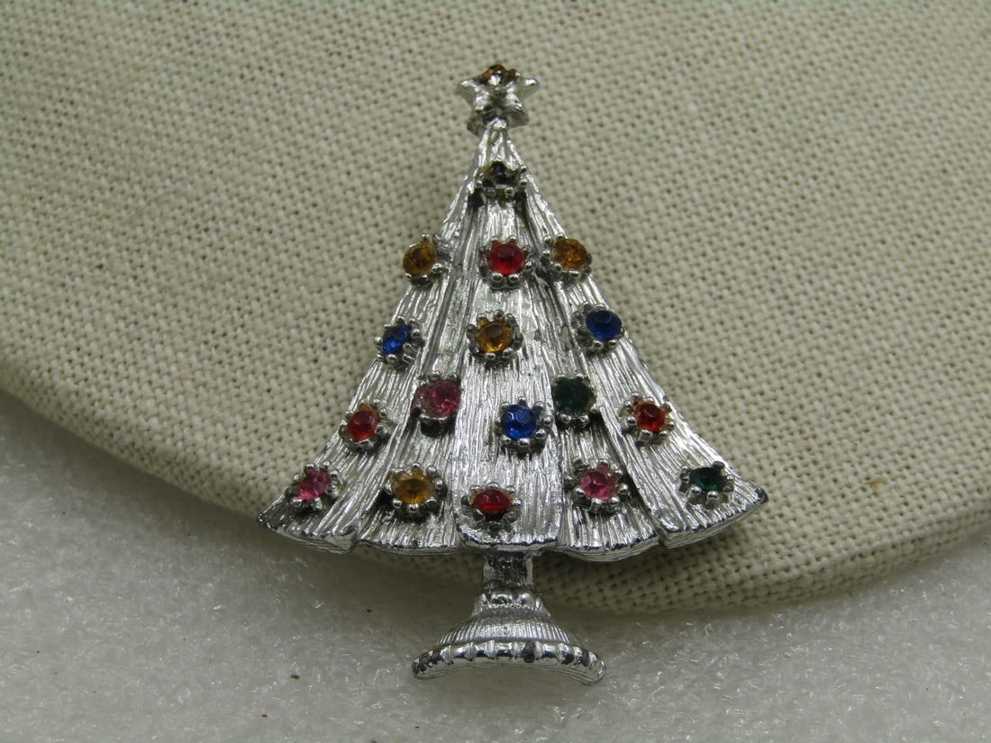 Vintage Rhinestone Christmas Tre Brooch, 2.25", 1960's (1 of 4)