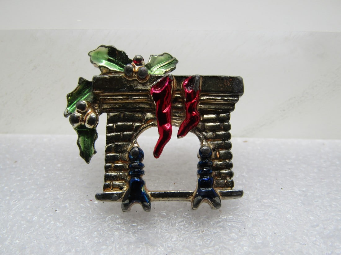 Vintage Christmas Fireplace Brooch, 1960's, Enameled (1 of 4)