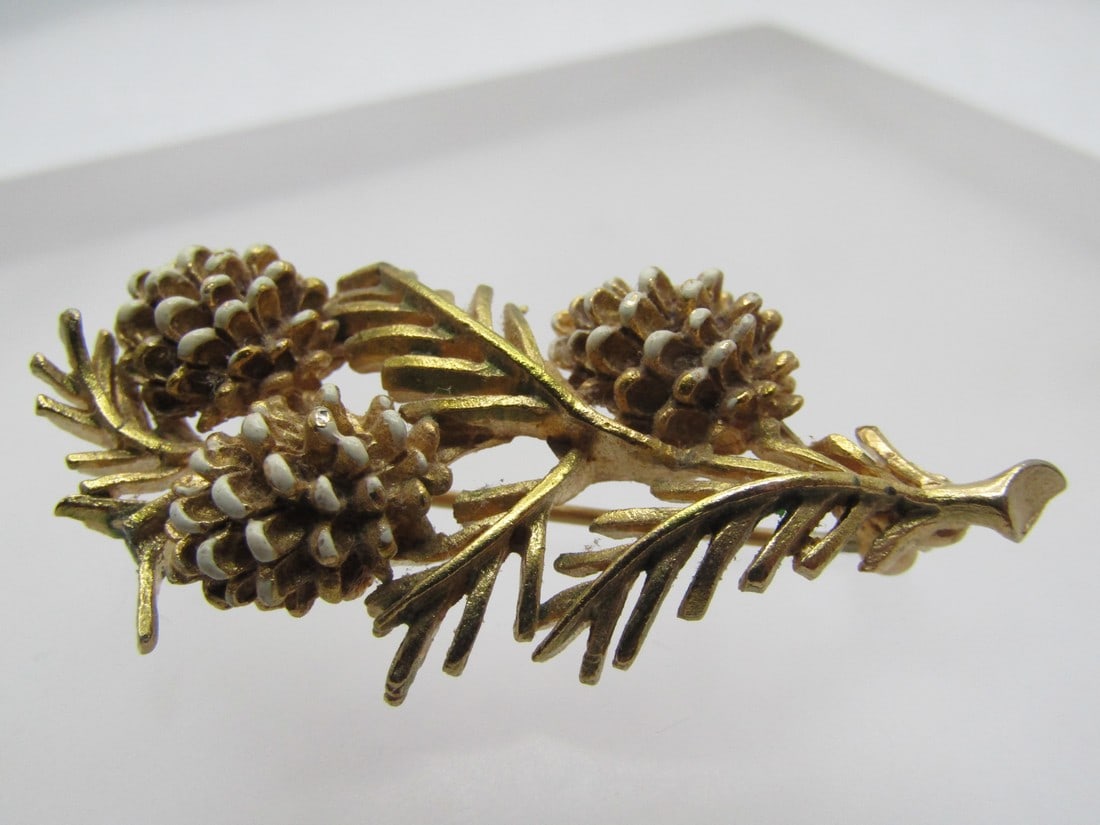 Vintage Pine Cone & Branch Brooch, Enameled, 1960's.  Christmas/Winter (1 of 6)