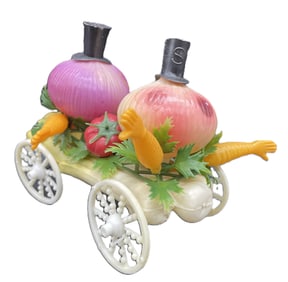 ANTHROPOMORPHIC VEGETABLES SALT AND PEPPER SHAKER