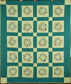 Vintage Leafy Wreath Applique Quilt