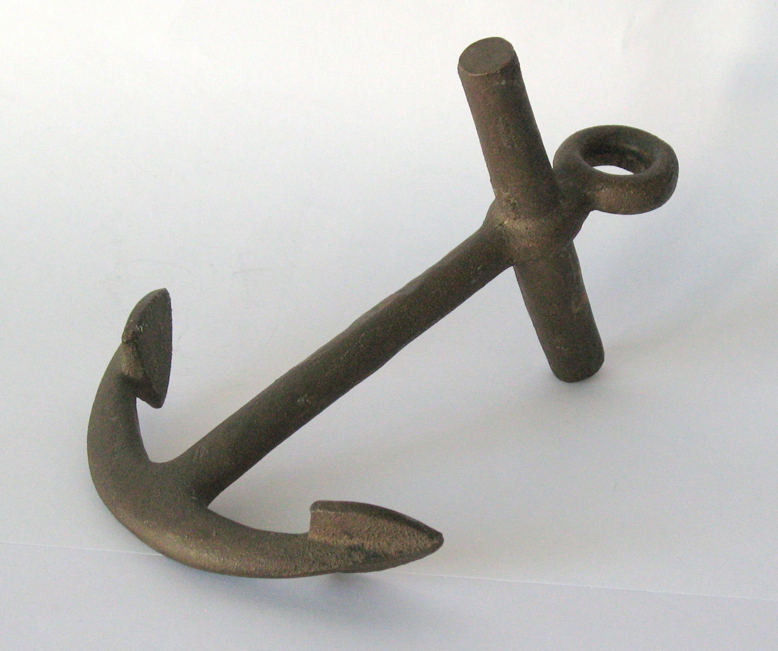 Antique cast iron anchor paper weight. (1 of 3)