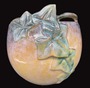 ROSEVILLE POTTERY WINCRAFT IVY WALL POCKET VASE 267 5 GREEN AND BROWN 1948