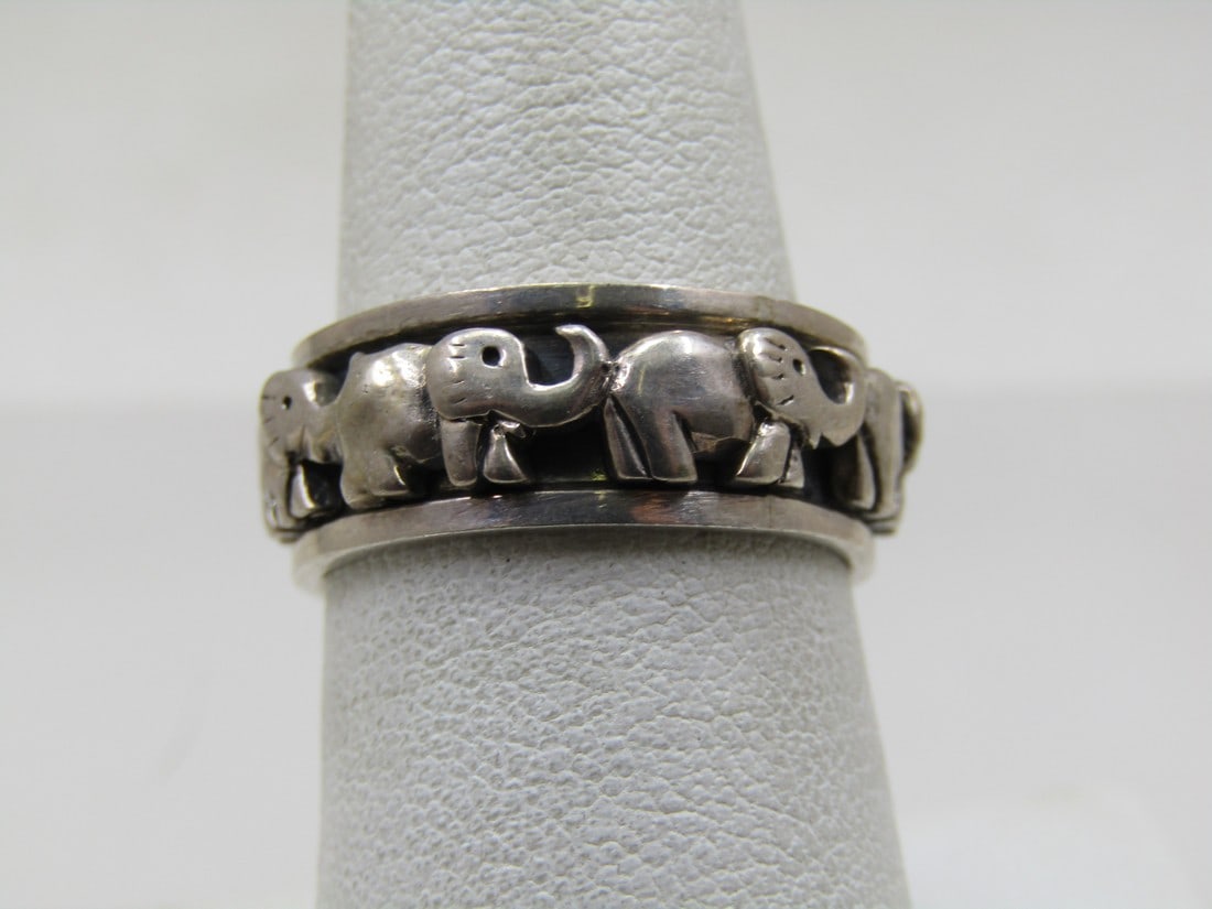 Vintage Sterling Elephant Spinner Ring, Sz. 8, 8mm, Unisex. (1 of 7)