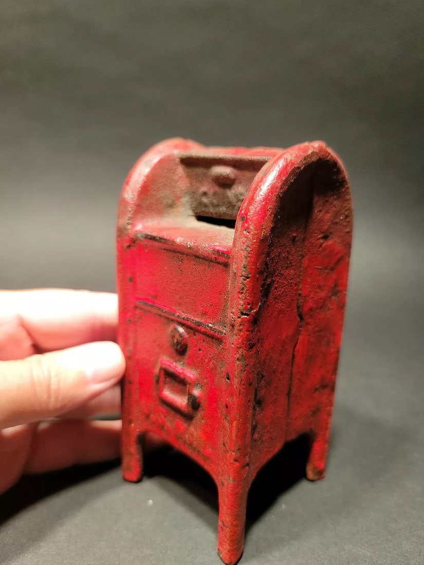 Red US Mail Box Cast Iron Coin Bank (1 of 12)