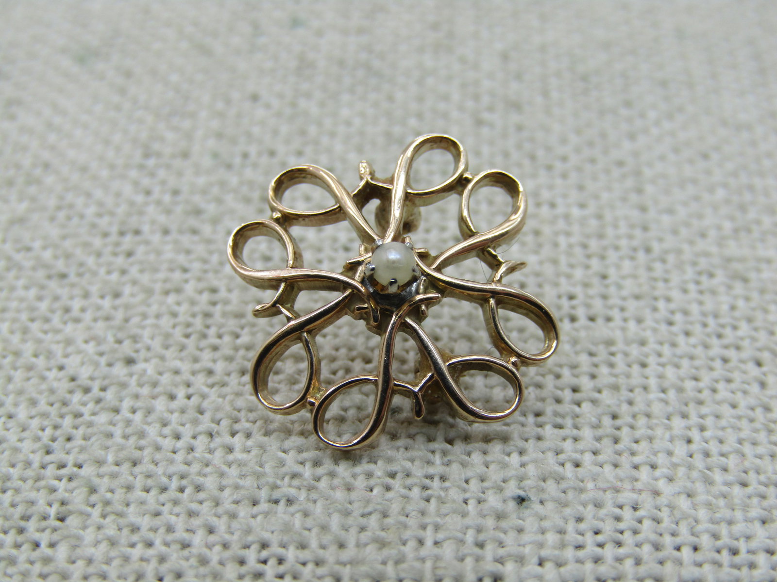 Vintage 10kt Pearl Scrolled Brooch, 3/4, Signed R,  Avon President's Club (1 of 5)