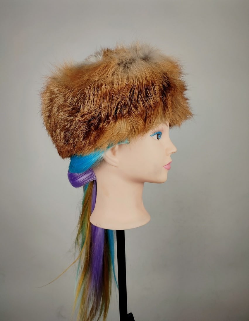 RED FOX FUR HAT (1 of 5)