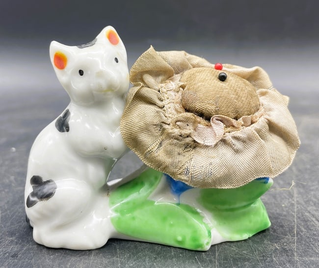 Vintage Cat Pin Cushion Sewing Notion Japan (1 of 1)