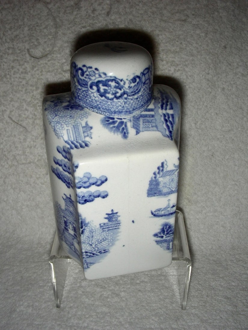 Blue Willow Tea Canister Marked Tams Late 19th C (1 of 5)