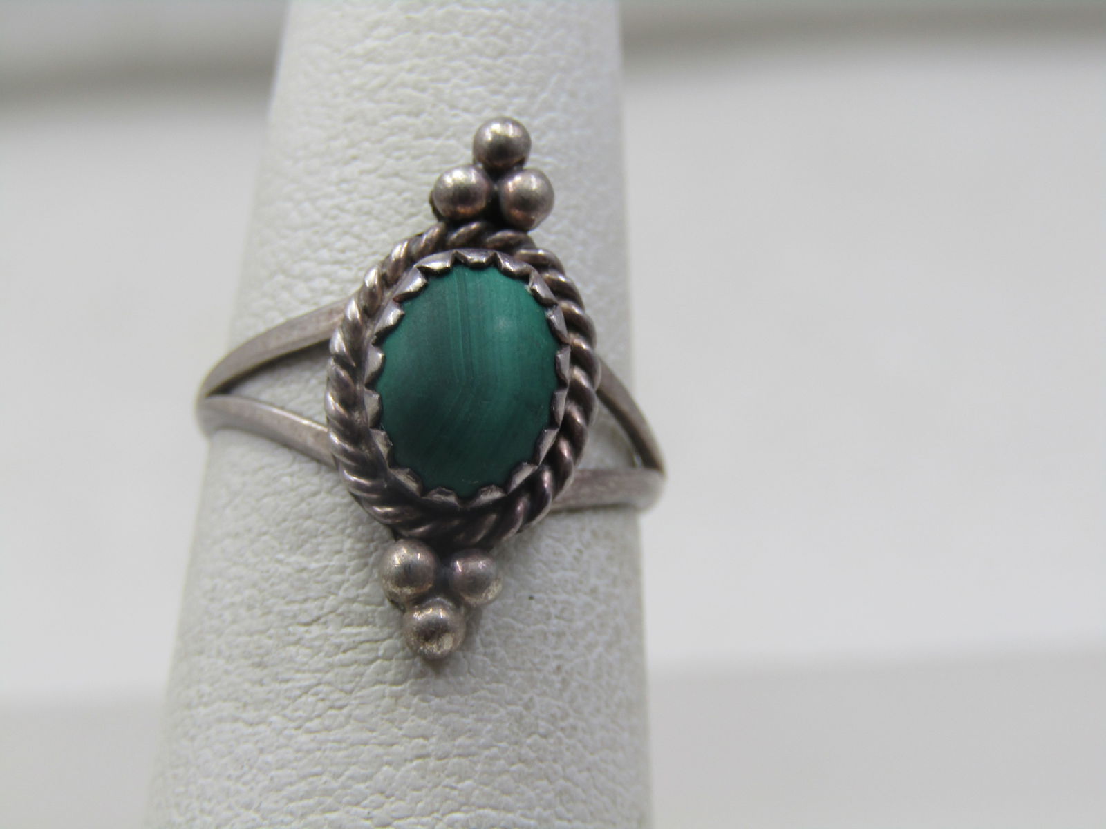 Vintage Sterling Southestern Malachite Ring, Sz. 5. 1960's-1970's (1 of 6)