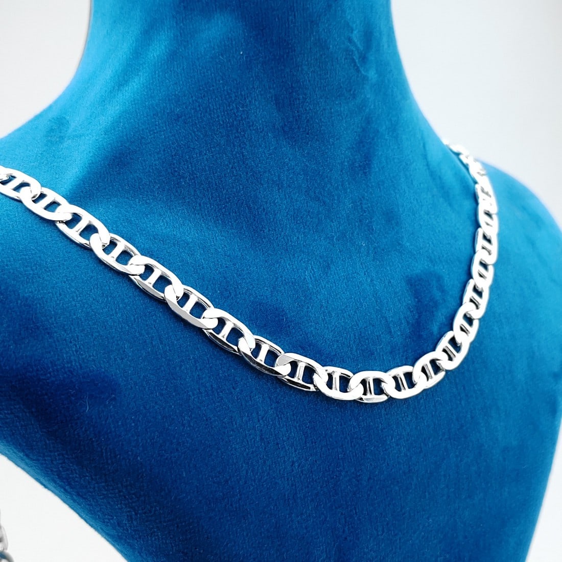 925 Silver Mariner Link Chain,Men's Necklace: Title: 925 Silver Mariner Link Chain,Men's Necklace Description: 925 Silver Mariner Link Chain,Men's Necklace Condition:New Weight:28.9g Size:23.62 in(60cm) Link Width:0.24 inch (6.1mm) With Gift Box 