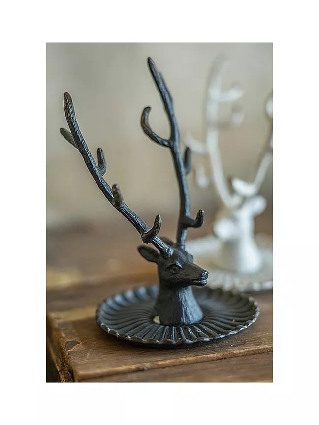 Cast Iron Elk Deer Organizer Display Jewlery Holder: 6 x 6 x 6 in Wonderful reproduction jewelry display/holder. All metal with a distressed finish. Great for use or display. Reserve: $25.00 Shipping: Domestic: Flat-rate of $18.00 to anywhere within the